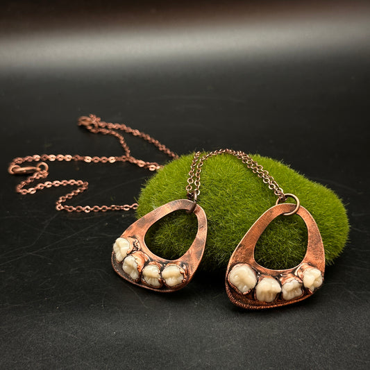 Chompzz ~ 4 Tooth Pendant