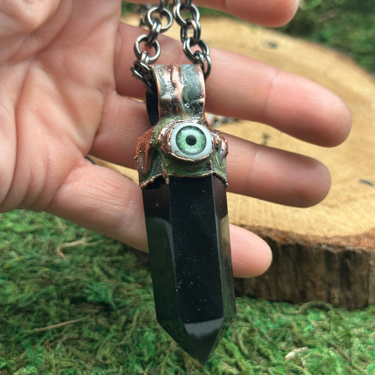 Occular ~ Eye Point Necklace