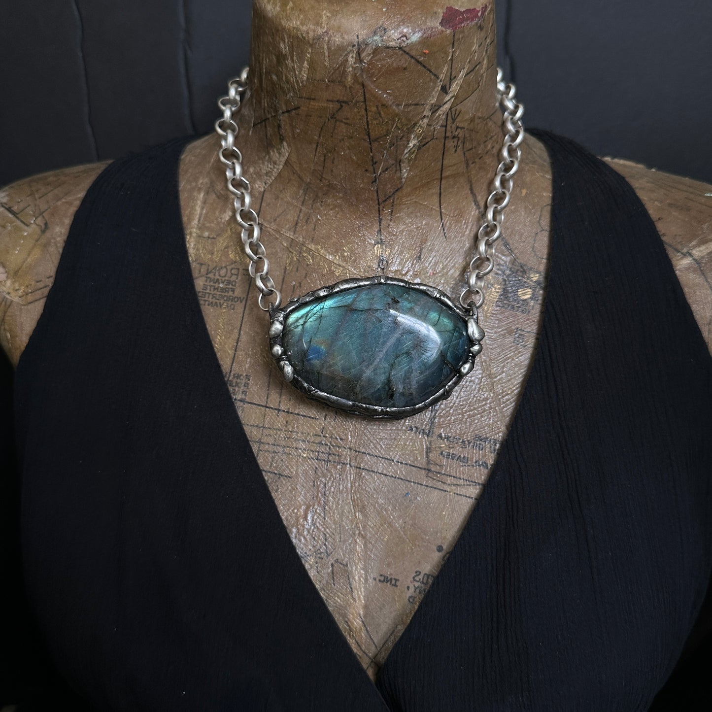 Witchlight Veil ~ XXL Flash Labradorite Necklace