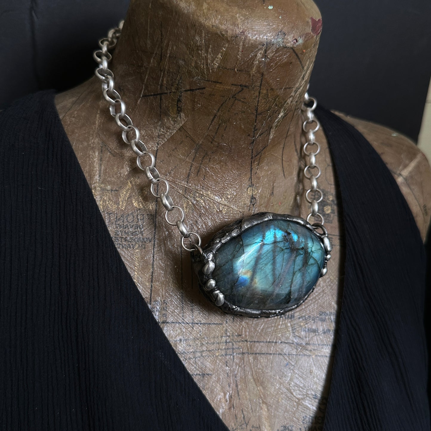 Witchlight Veil ~ XXL Flash Labradorite Necklace