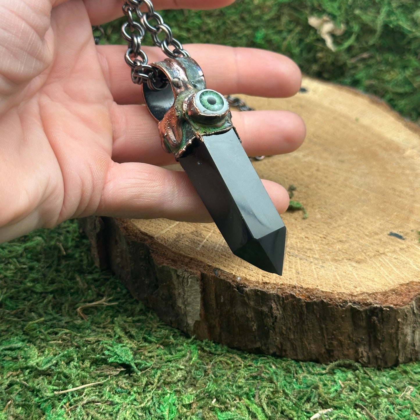 Occular ~ Eye Point Necklace