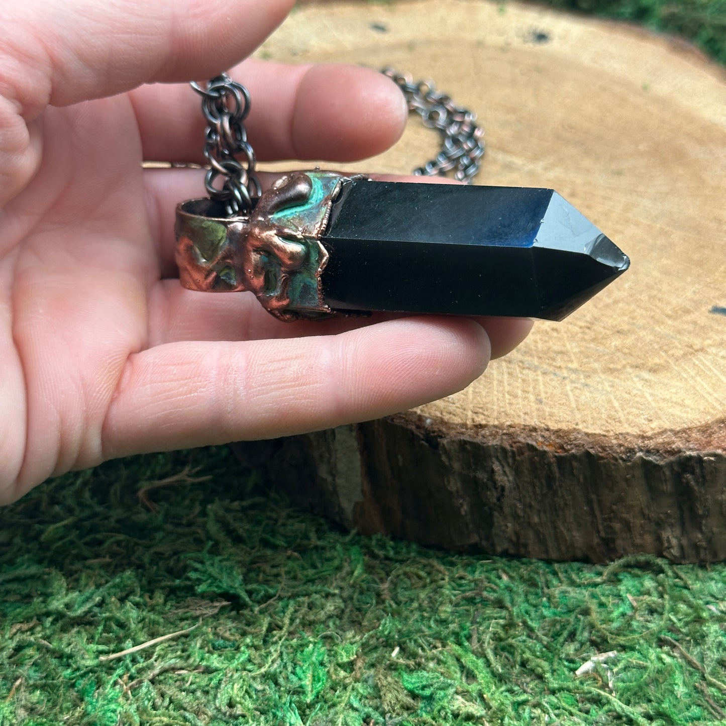 Occular ~ Eye Point Necklace