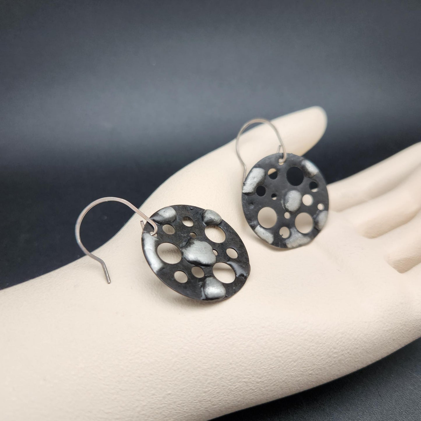 Diffusion ~ Speckled Shape Earrings